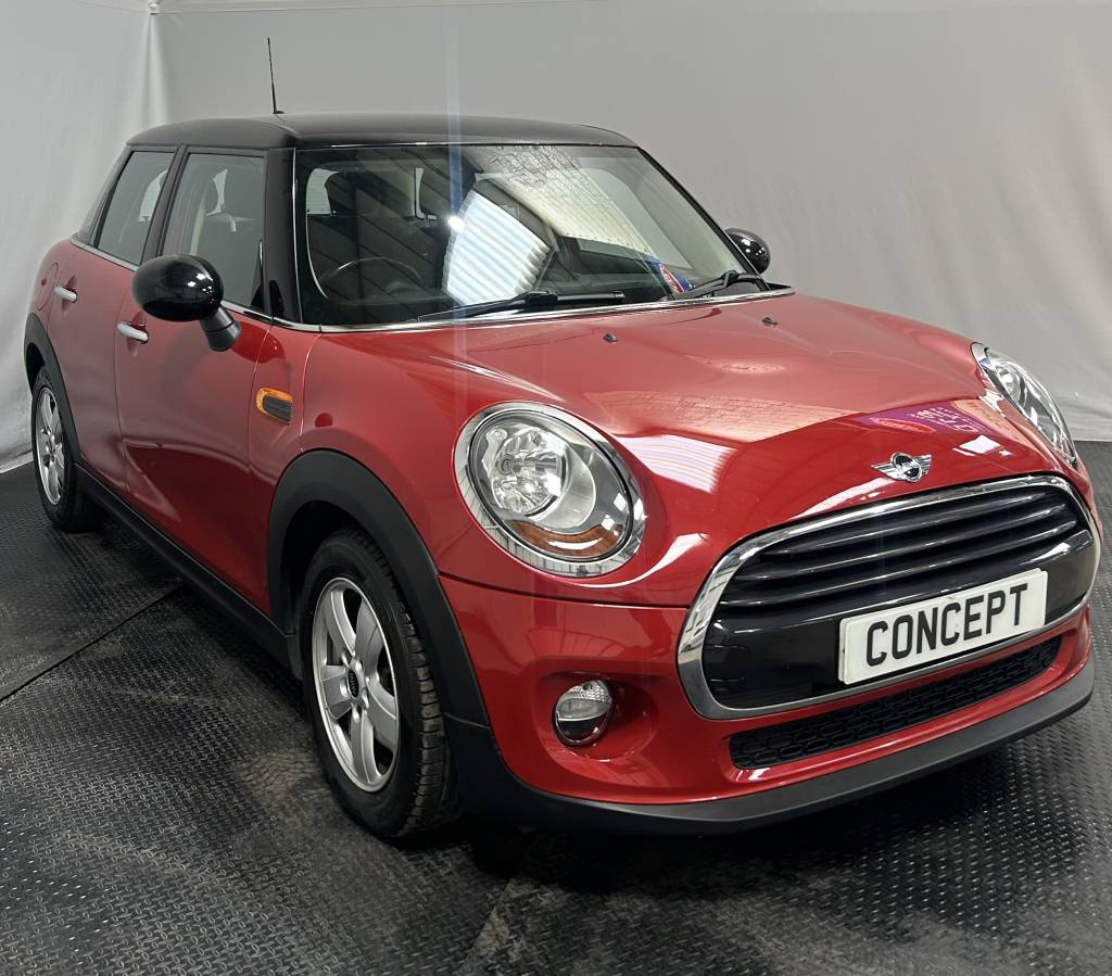 MINI HATCHBACK DIESEL 1.5 COOPER D 5DR