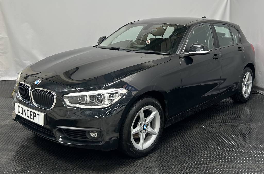 BMW 1 SERIES DIESEL HATCHBACK 116D SE BUSINESS 5DR [NAV/SERVOTR