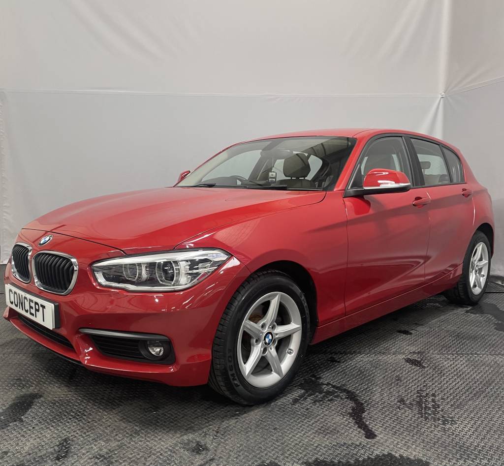 BMW 1 SERIES DIESEL HATCHBACK 116D SE BUSINESS 5DR [NAV/SERVOTR