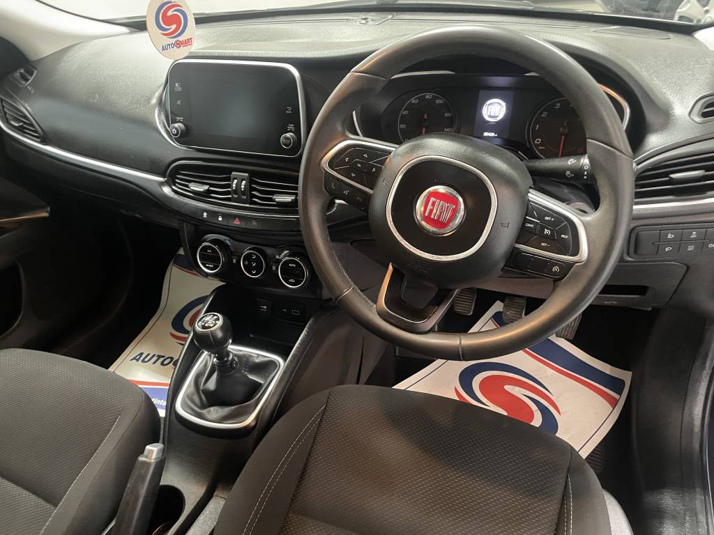 FIAT TIPO HATCHBACK 1.4 LOUNGE 5DR